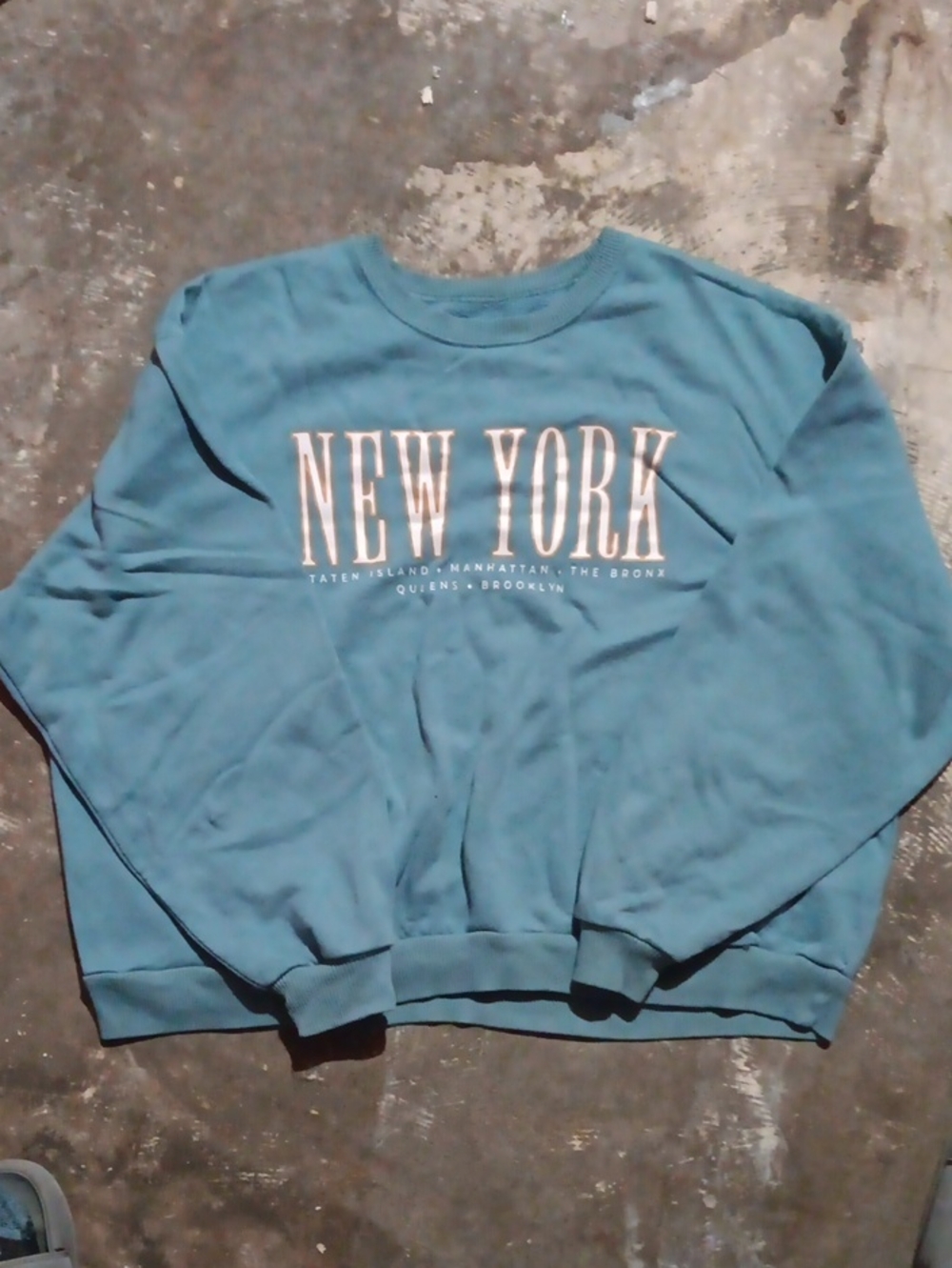 Hollister Size XL Blu3 New York Long Sleeve Like New